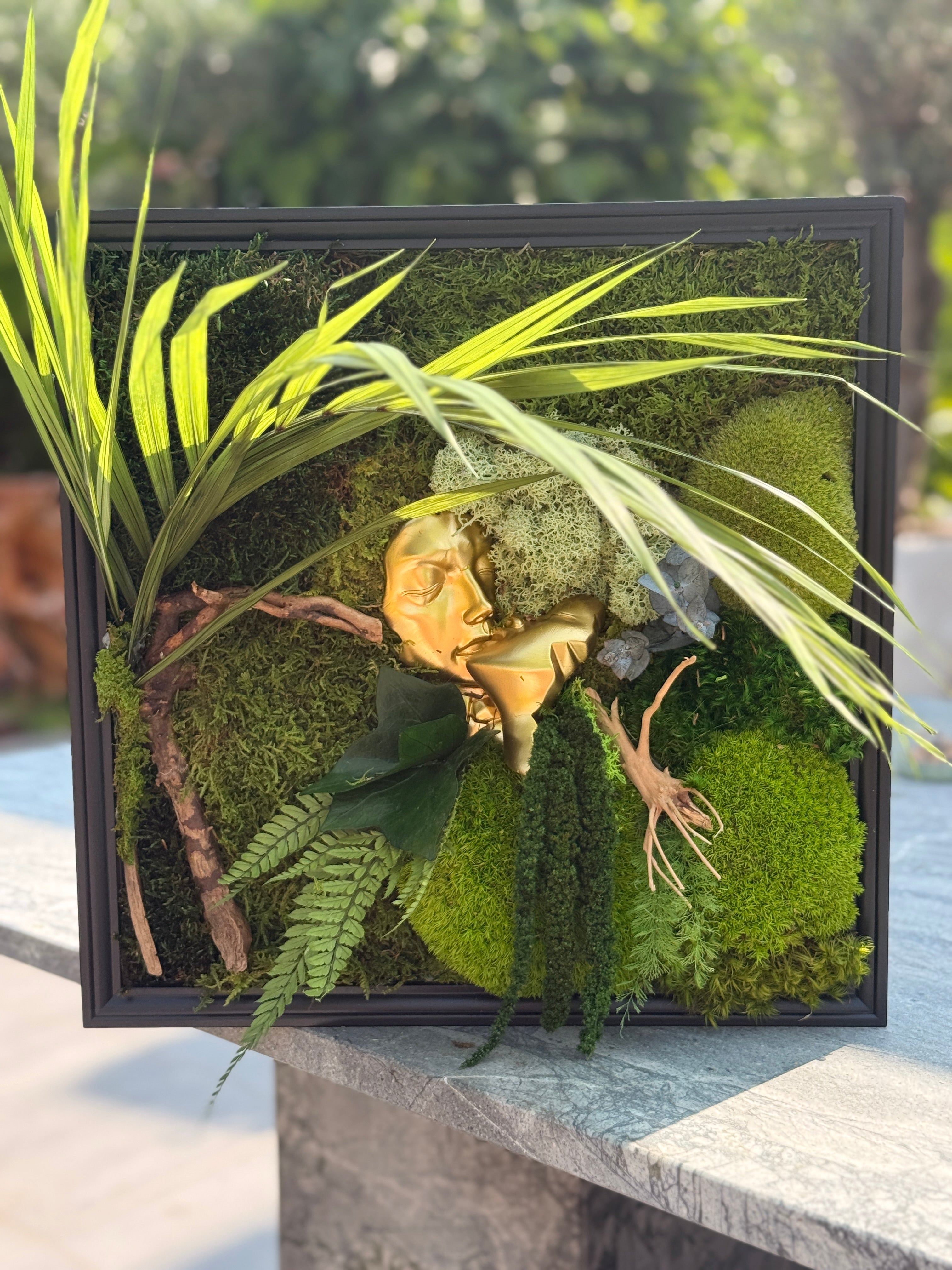 Cadre végétal stabilisé 40 × 40 cm- L’Amour Éternel