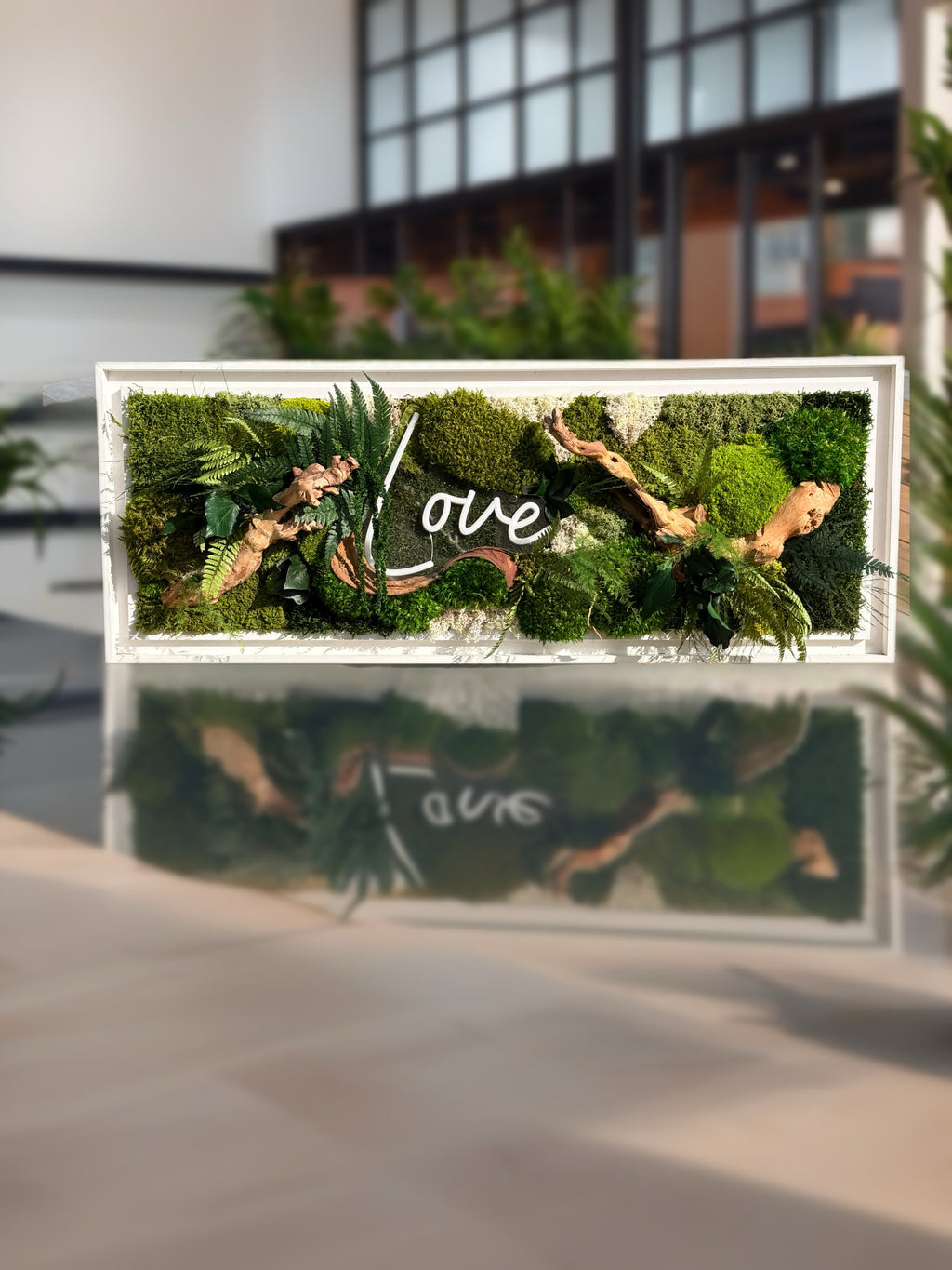Cadre végétal 100 cm avec néon LOVE– Art mural naturel luxe– Décoration murale moderne bois flotté– Tableau mousse stabilisée