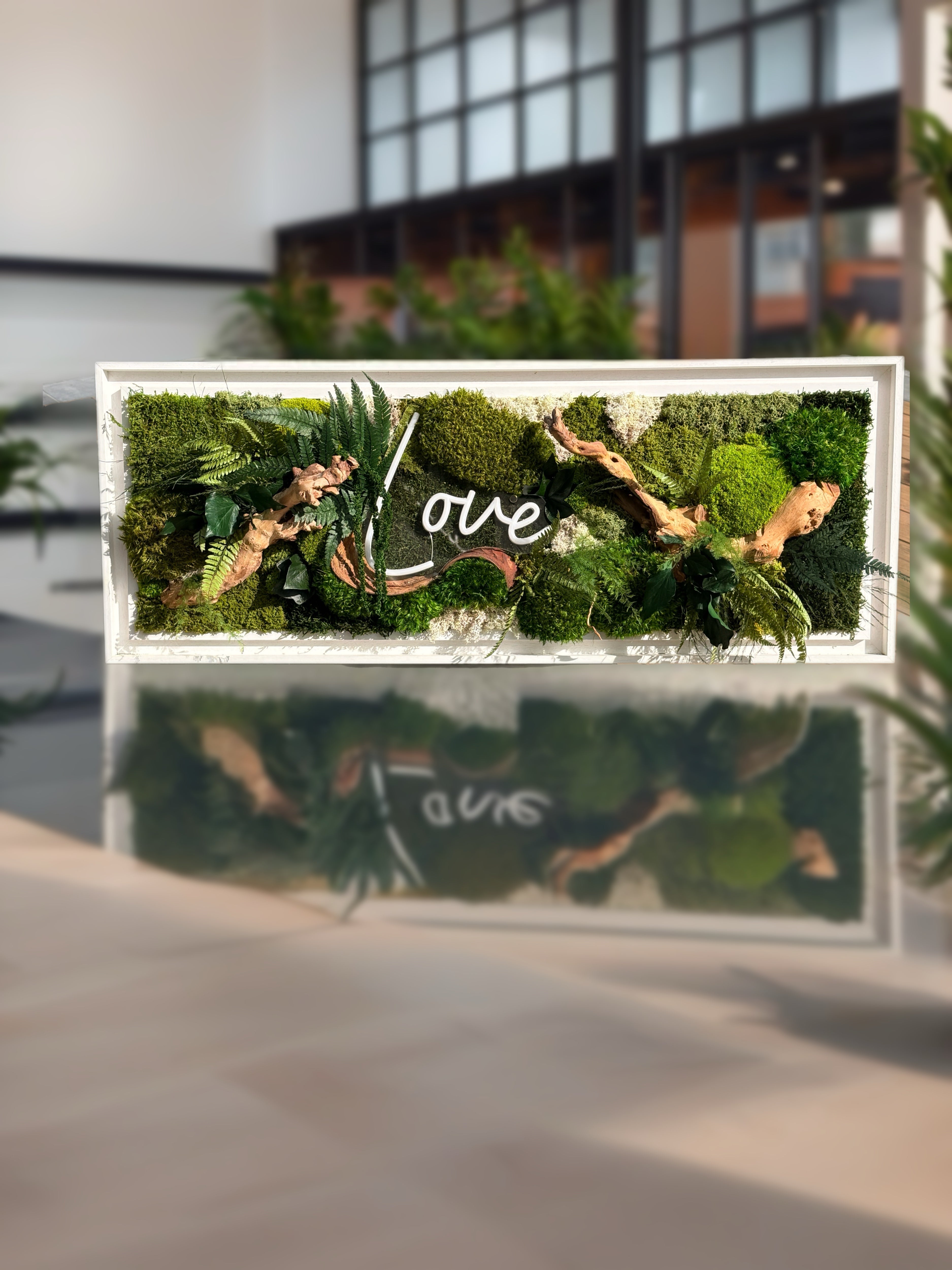 Cadre végétal 100 cm avec néon LOVE– Art mural naturel luxe– Décoration murale moderne bois flotté– Tableau mousse stabilisée