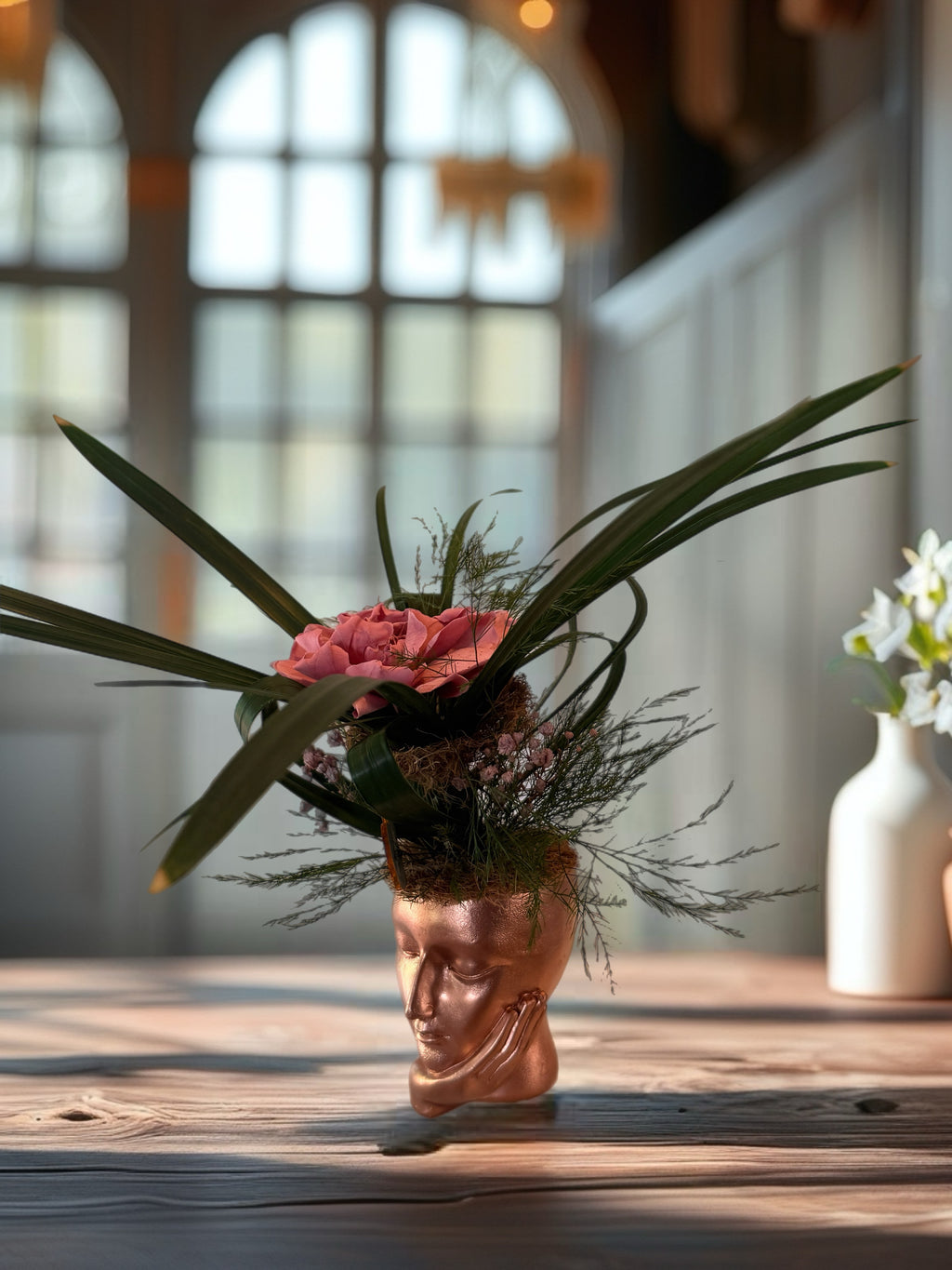 Décoration végétal avec Gardénia rose et feuillages stabilisés- petit décoration étagère 