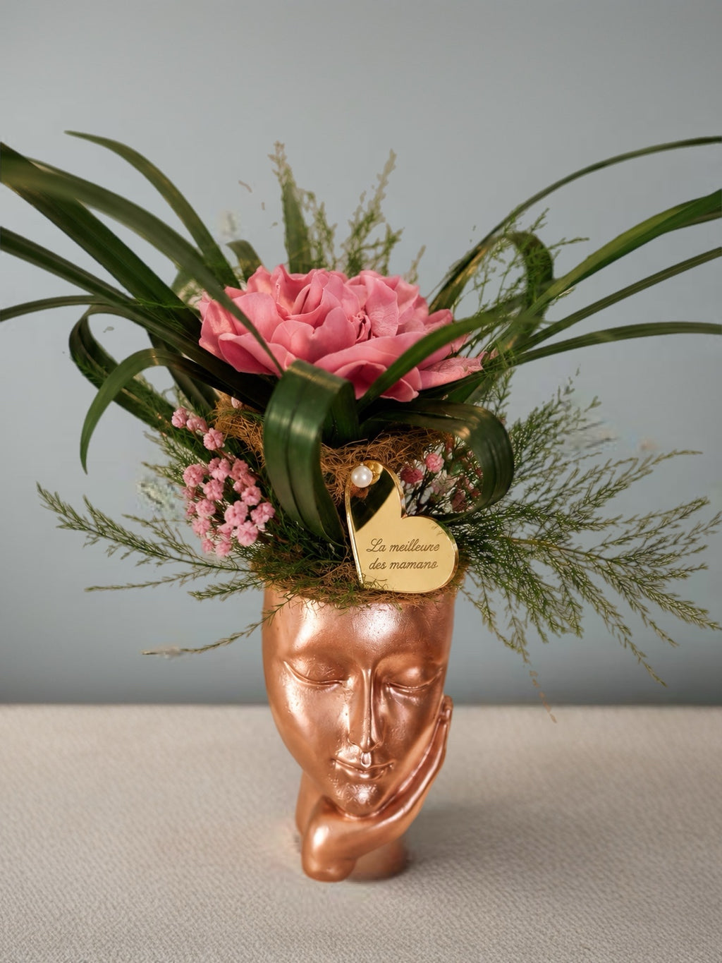 Gardénia rose stabilisé – Composition florale artisanale dans vase visage rose gold