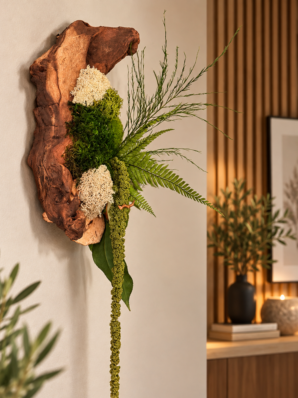 Cascade Sauvage – Sculpture végétale murale en bois de Mopani
