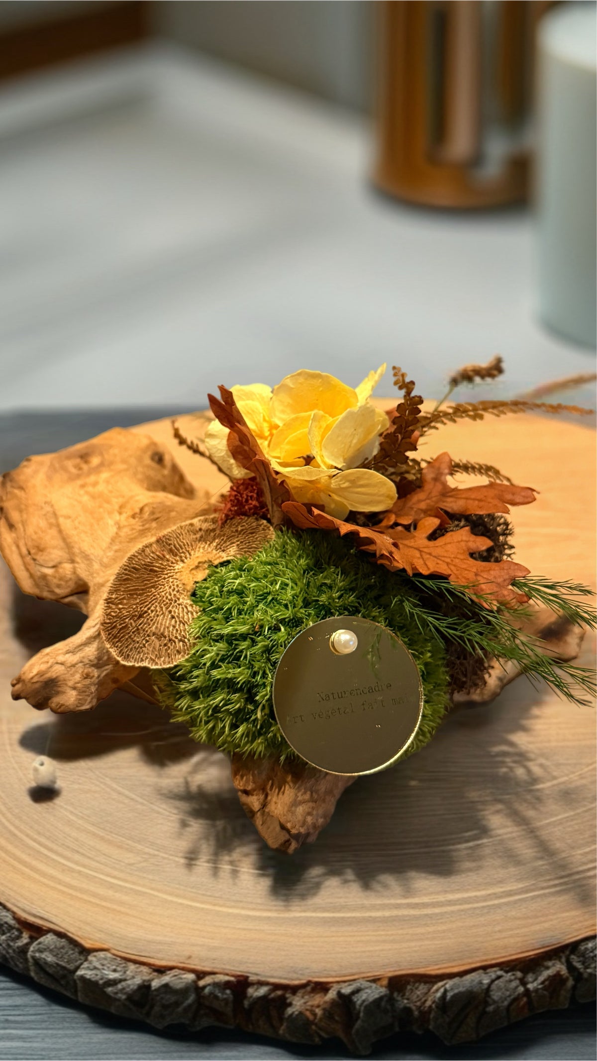 Éclat d’automne – Centre de table en bois de mopani et végétaux stabilisés