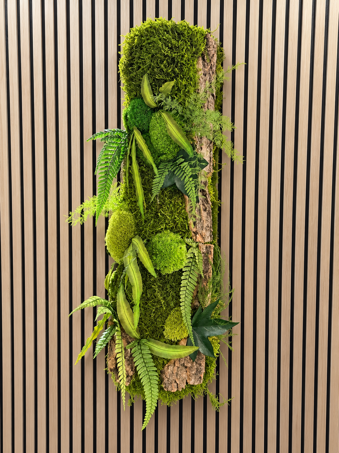 Le Totem végétal – Sculpture murale en écorce, 58 × 23 cm