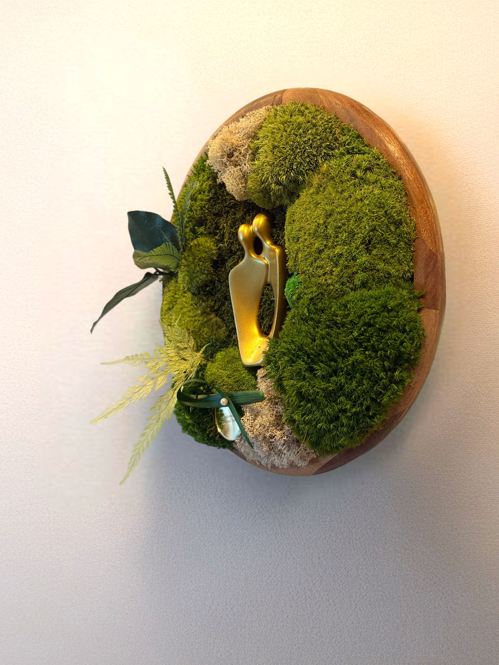 L’Étreinte Éternelle – Tableau végétal stabilisé rond, 35 cm