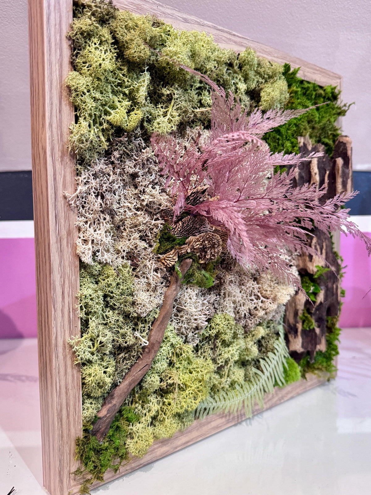 Tableau végétal mural carré 33 cm – Mousse stabilisée & bois naturel
