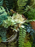 Cadre végétal rond 25 cm – Mousse, fougères & hortensia stabilisés