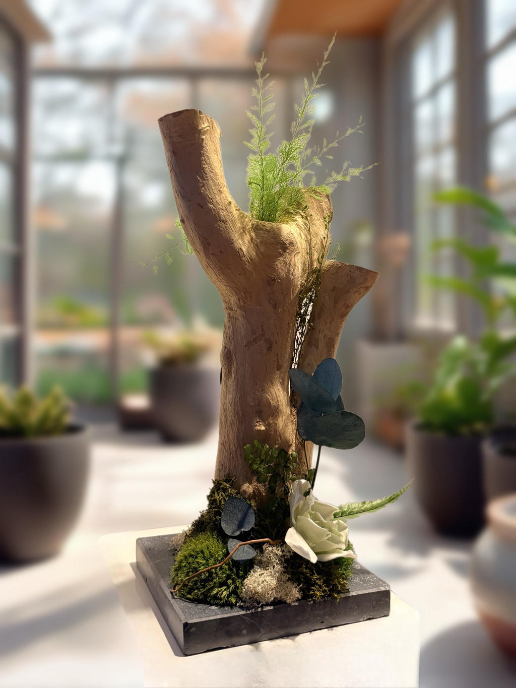 Décoration Végétale Bois Flotté | Gardénia & Eucalyptus Stabilisés | Centre de Table