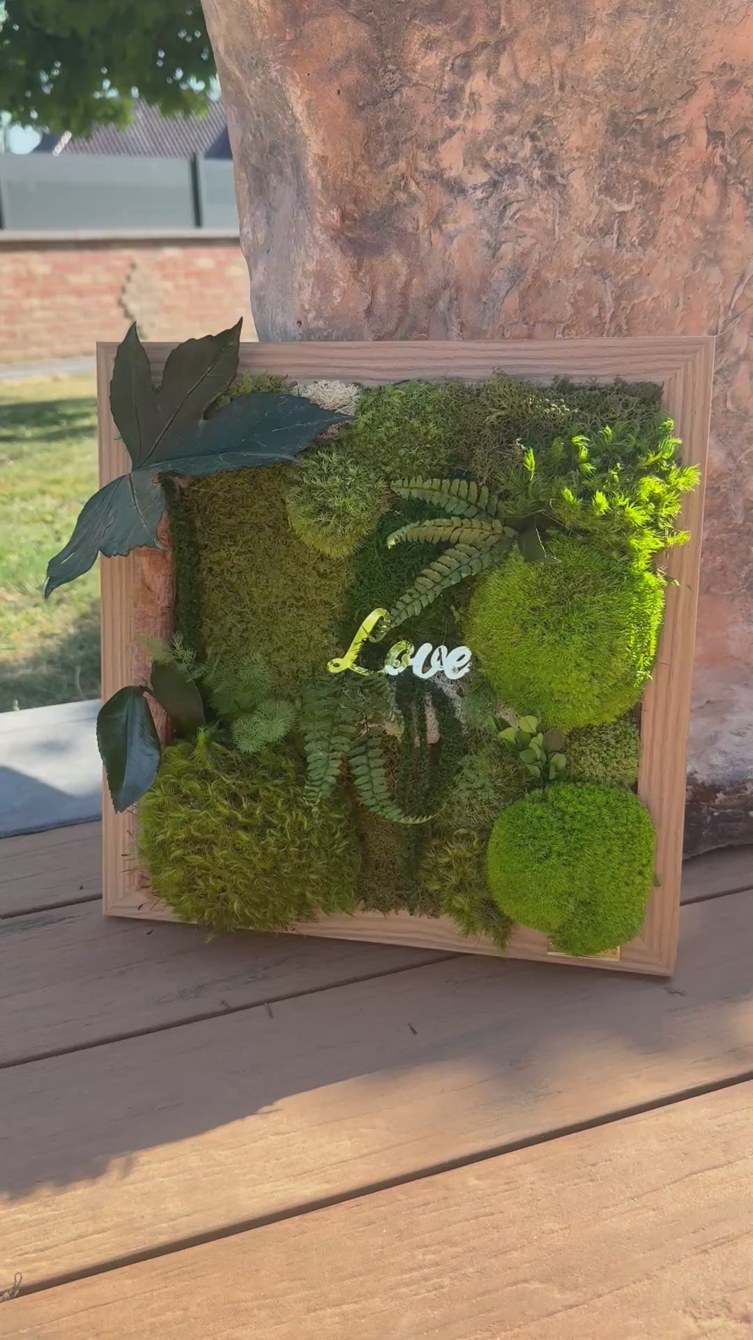 Cadre végétal stabilisé 30×30 cm – Décoration murale LOVE